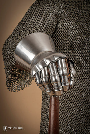 Hourglass Gauntlets 1350-1410 1,6mm Polished-GoblinSmith