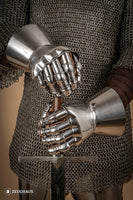 Hourglass Gauntlets 1350-1410 1,6mm Polished-GoblinSmith