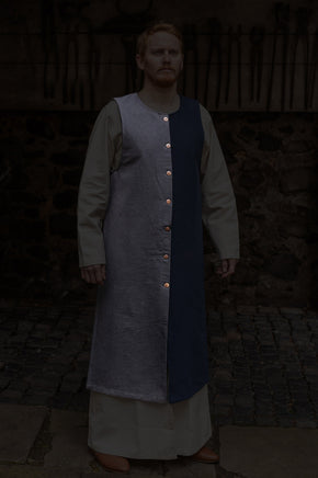 Right Side Tabard Auderic Black-GoblinSmith